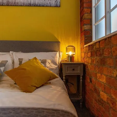 Apartment Lovely 1 Bed Sleeps 4 *